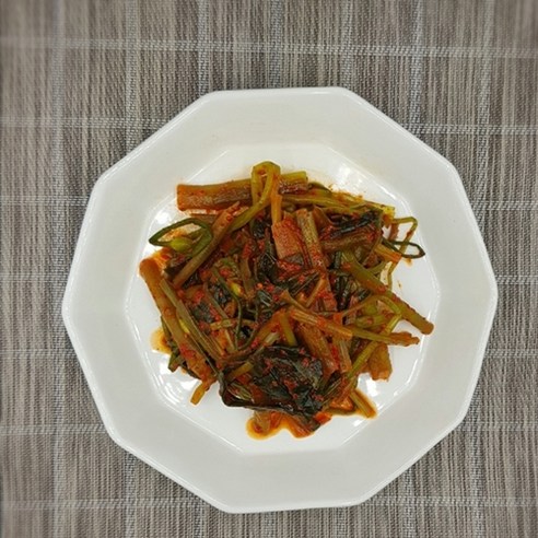 향긋한 울릉도 명이나물로 만든 특별한 김치