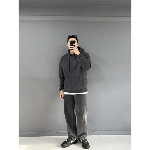 겨울용 기모 소재로 제작된 어센틱 실크 후드티