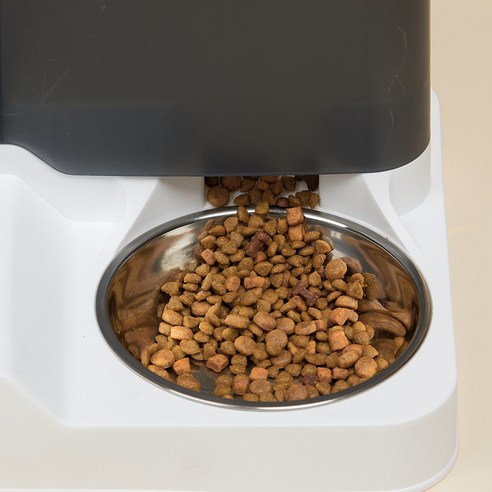 페키움 강아지 고양이 반자동 급식기는 편리하고 실용적인 반려동물 급식기입니다.