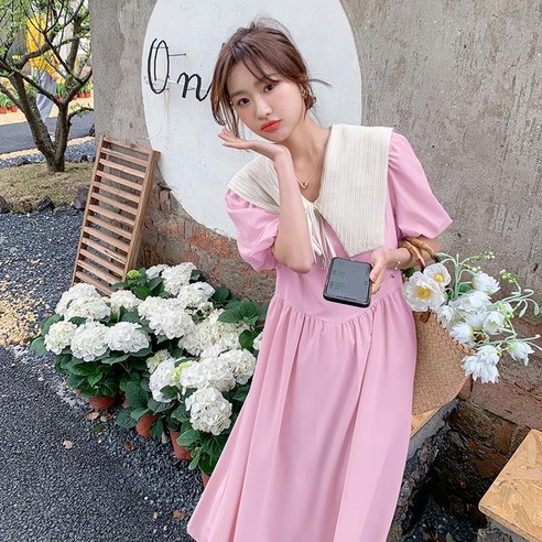 힙한 여름 트렌드, 오래 입을 수 있는 허리 쏙 맞춘 원피스 오스본원피스 힙한 여름 트렌드, 오래 입을 수 있는 허리 쏙 맞춘 원피스 오스본원피스