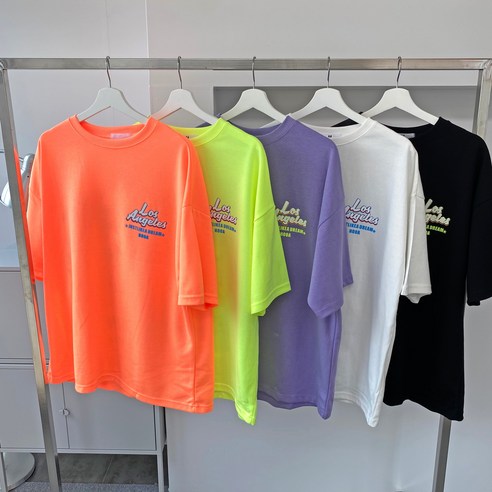 편안한 여름 스타일을 위한 네온 등판 야자수 오버핏 반팔티셔츠