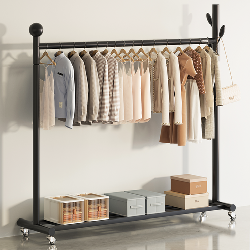 실용성과 세련미를 갖춘 유니홈 이동식 옷걸이