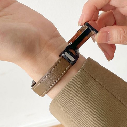 스타일과 내구성의 조화: 오달라 샤오미 미밴드8 가죽 시계줄 스트랩
