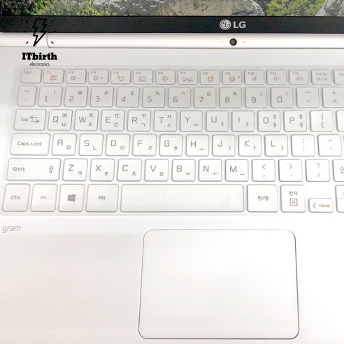 LG그램 투명키스킨은 LG그램 노트북 17인치 모델에 완벽한 호환성을 제공하며, 투명한 디자인으로 그램 노트북의 고급스러운 느낌을 그대로 살릴 수 있는 제품입니다.
