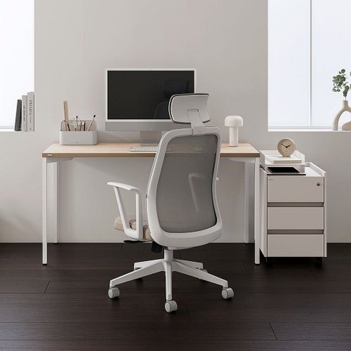 세련됨과 편안함을 겸비한 다목적 의자