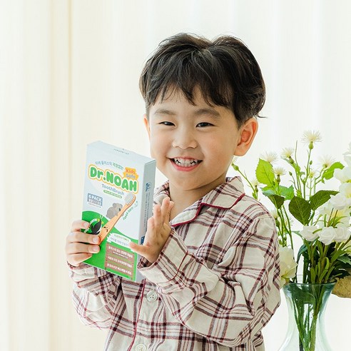 닥터노아 대나무 유아 칫솔로 우리 아이 구강 건강을 부드럽게 지켜주세요.