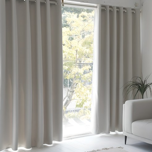 겨울철의 따뜻한 잠자리를 보장하는 밀스턴 3중직 단열 방풍 암막커튼