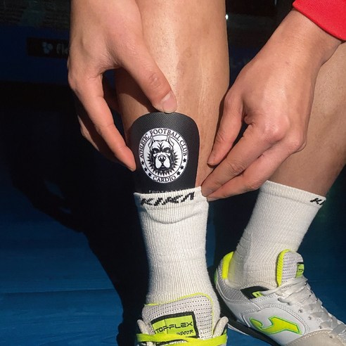 축구 경기에서 안전을 지켜주는 카디오 미니 신가드