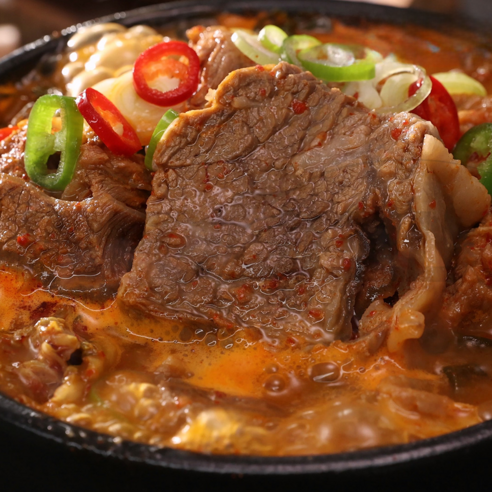 깊은 풍미와 간편함으로 만나는 특별한 맛, 노다지 얼큰 뼈없는 순살 소갈비살 갈비탕 노다지갈비탕