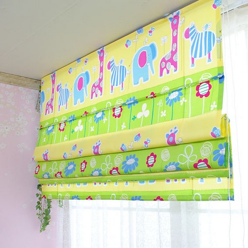 공간에 감성을 더하는 마법, 리빙데코 로만쉐이드.