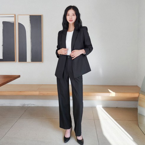 세련됨, 편안함, 다목적성이 조화된 여성 정장 세트