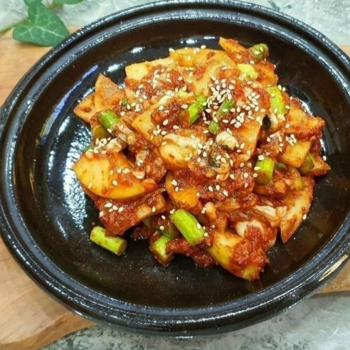 신선하고 맛있는 굴깍뚜기