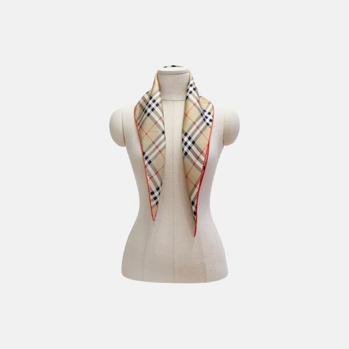 시간을 초월하는 우아함, 버버리 다이아몬드 숄과의 조우 버버리숄