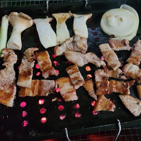 불꽃 없는 안전한 숯불구이, 꿉스 불판으로 캠핑의 맛을 더하세요!