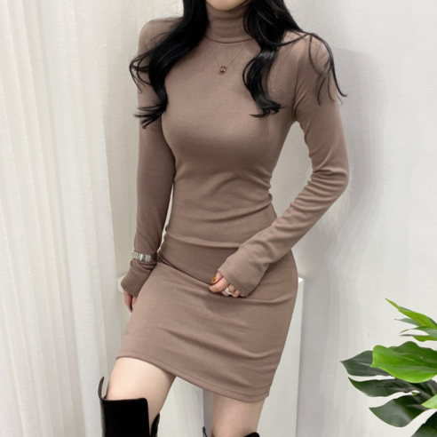 겨울철 옷장에 필수적인 따뜻하고 스타일리시한 폴라 원피스