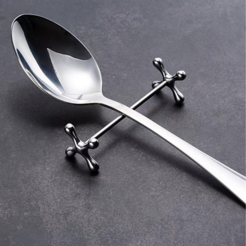 식탁에 예술을 더하는 코마 스텐 덤벨 수저받침