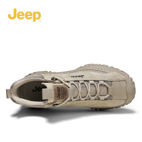 외출 시 편안한 착화감과 스타일을 두루 갖춘 jeep 운동화
