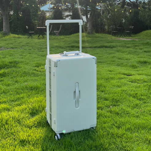 여행의 완벽한 동반자, 디커빈 엣지 캐리어