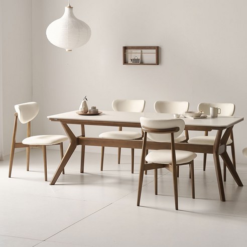 따스함과 모던함이 공존하는 모린 식탁세트, 당신의 주방을 예술적인 공간으로