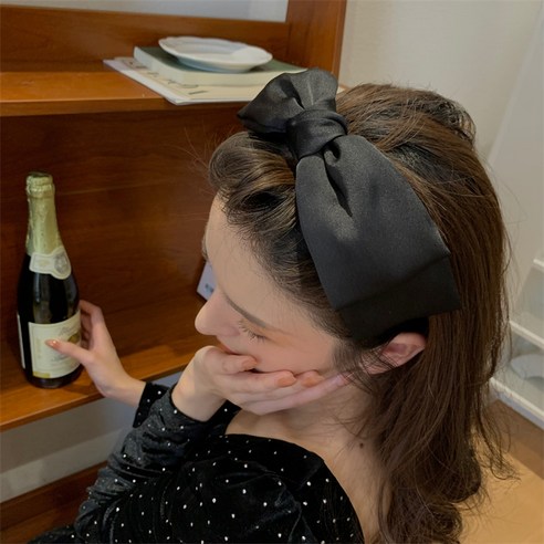 9천 원대의 행복, 워더미 새틴 리본 헤어밴드로 특별한 스타일을 완성하세요.