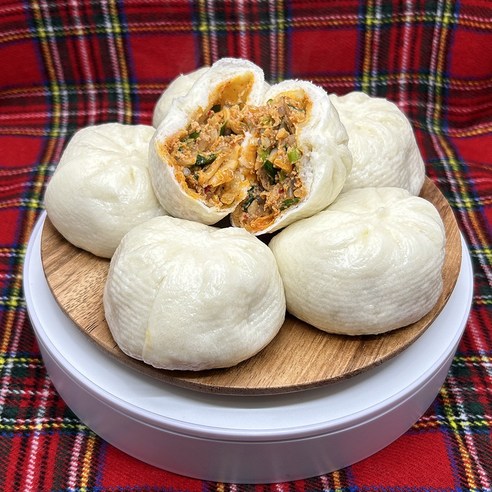 퇴근 후 꿀맛 보장! 매콤한 김치 왕만두로 저녁 식탁 고민 해결 전설의왕만두