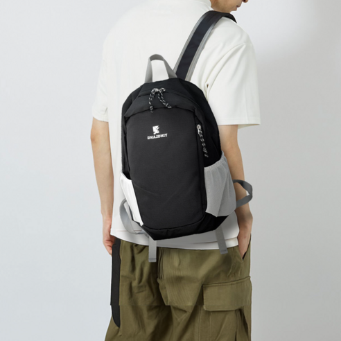 데일리백으로 완벽한, 초경량이지만 내구성 있는 아리즈앤 소형 등산가방