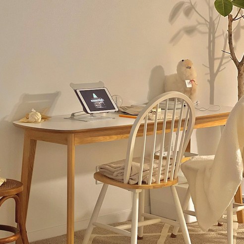 베스트리빙 윈저 의자로 좁은 공간을 효율적이고 아름답게