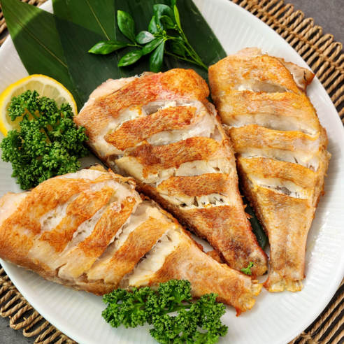 신선하고 저렴한 특대 손질 열기 생선