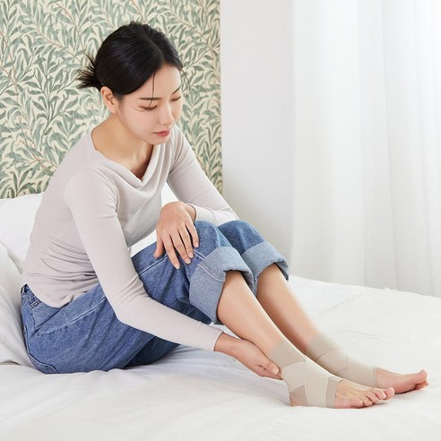 깃털처럼 가벼운 편안함, 헬리켈리 의료용 발목보호대로 발목 건강을 지키세요.
