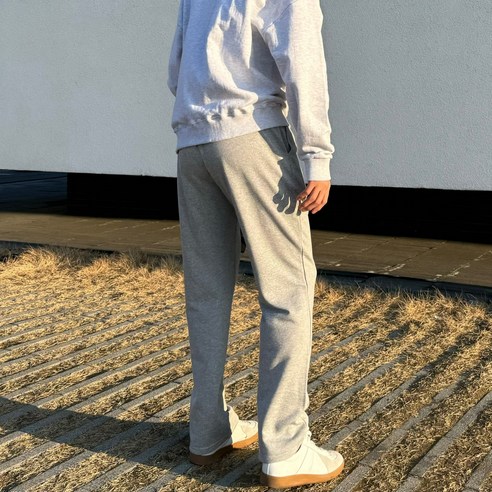 편안함과 스타일을 겸비한 다이나믹피플 코튼 세미 와이드 팬츠 트레이닝 바지