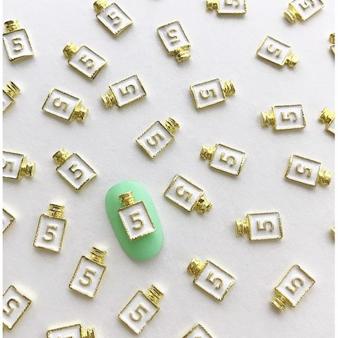 단돈 천 원으로 완성하는 명품 네일