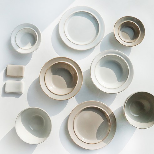 세련되고 기능적인 온달 1인 식기 세트로 식탁에 스타일을 더하세요.