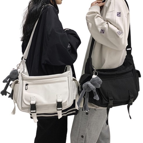 세련된 디자인과 실용성을 겸비한 데일리 메신저백