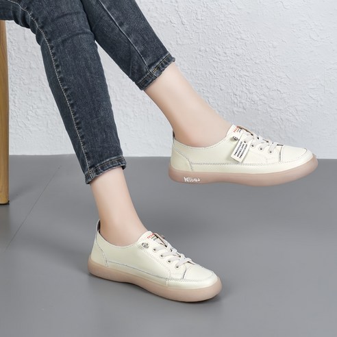 소가죽의 우아함과 경량의 편안함이 만나는 SEILIN 스니커즈