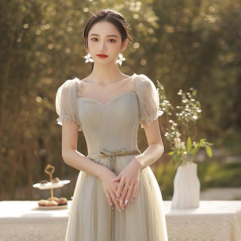 우아함과 매력의 조화: 라이톰 데스그라우 들러리 이브닝 드레스