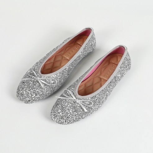 편안함과 스타일을 모두 갖춘 빅사이즈 플랫슈즈