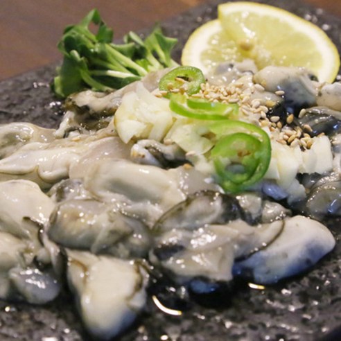 최상급 통영깐굴 자연산굴 통영생굴무침 용으로 제격인 알굴 강굴 생굴 1kg(1키로), 중소굴 1kg, 1개