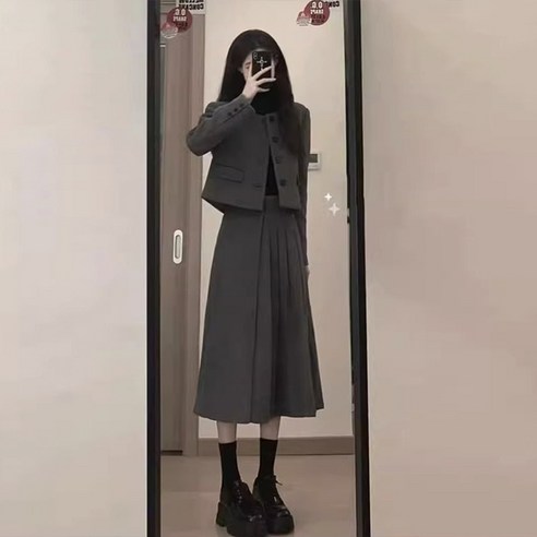 이번 가을, 가장 스타일리시한 여성이 되고 싶다면 이 자켓을 놓치지 마세요!