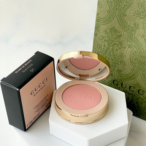 당신의 뺨에 피어나는 우아한 장미빛 생기, 구찌 블러쉬 드 보떼 실키 로즈