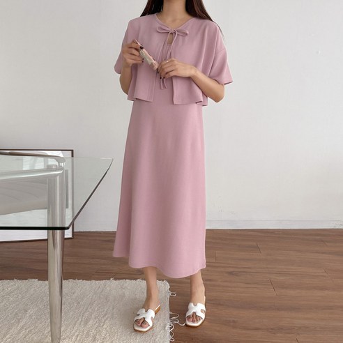 "어머, 오늘 좀 예뻐 보이네?" – 사랑스러운 핑크빛 반팔 임부원피스로 완성하는 데일리룩 임산부결혼식하객룩