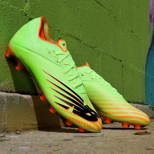 폭발적인 스피드를 위한 궁극의 선택, 뉴발란스 퓨론 V6 디스트로이 FG 뉴발란스축구화