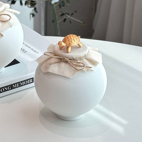 우리 집에 복을 부르는 달항아리 소금단지, 풍요로운 삶을 담다 달항아리