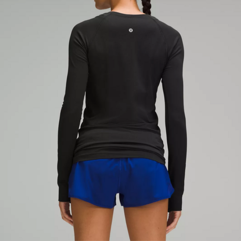 자유로운 움직임을 위한 완벽한 동반자, 룰루레몬 스위프틀리 테크 롱슬리브 셔츠 2.0