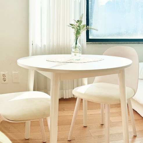 리타 원형테이블: 공간을 밝혀줄 우아한 디자인