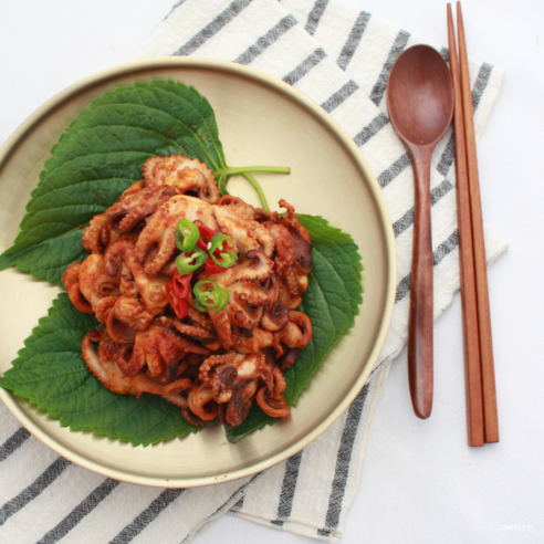 신선하고 맛있는 쭈꾸미로 만든 다양한 요리를 즐기세요!
