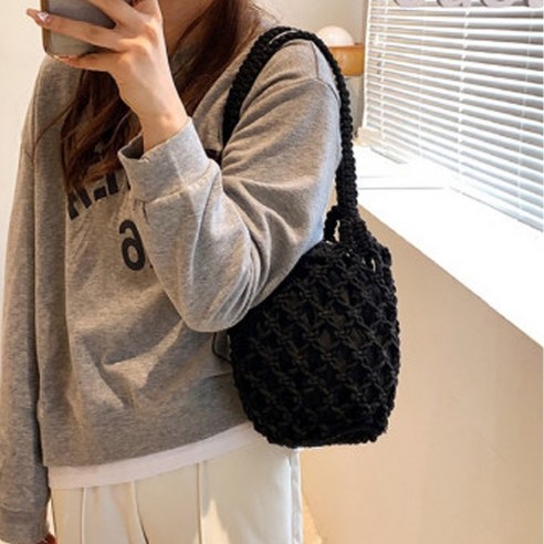 여름용 그물가방 뜨개로 만든 네트백 미니 사이즈의 복조리가방 디올쇼핑백