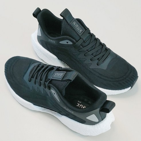 편안하고 가벼우며 다목적으로 사용할 수 있는 에이룩 하이텍 운동화