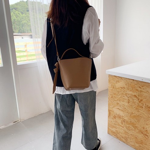 KORELAN 심플한 대용량 순색 모포 인스타그램 숄더 크로스백 Pu 물통 가방 여자