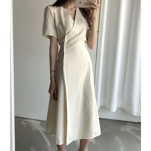 여름에 어울리는 슬림한 브이넥 롱원피스
