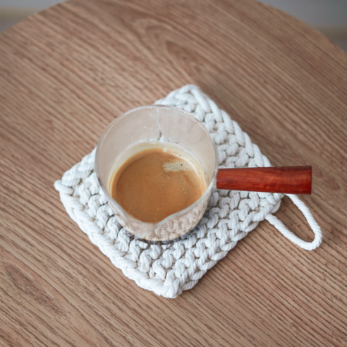 우드 핸들로 우아함을 더한 고품질 에스프레소 샷잔